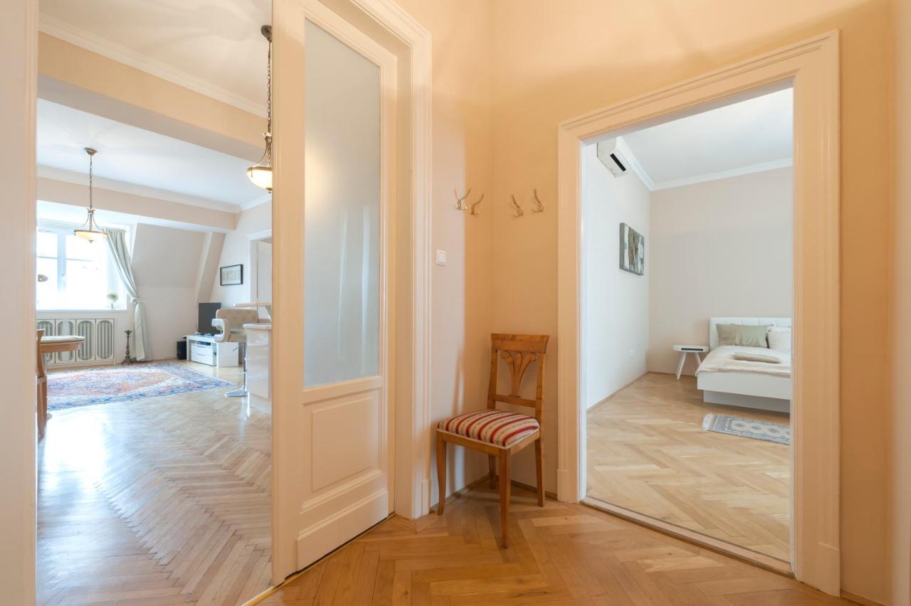 Opera & Basilica 2 Bedrooms With Balcony Budapest Exterior photo